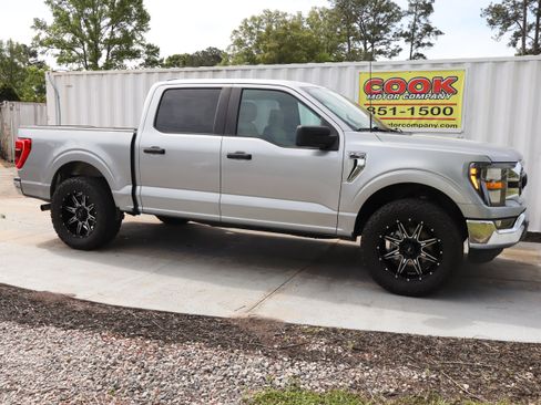 Used 2023 Ford F150 XLT RWD image 4