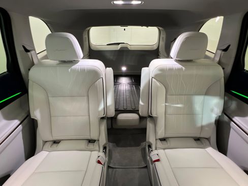 Used 2025 Buick Enclave Avenir w/ Super Cruise Package AWD/4WD image 26