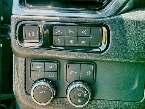 Used 2026 GMC Yukon Elevation AWD/4WD image 21