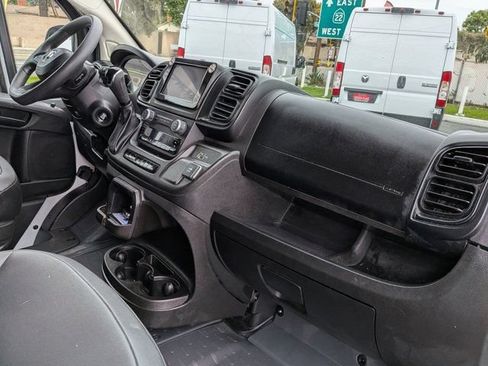 Used 2025 RAM ProMaster 2500 w/ Convenience Group FWD image 6