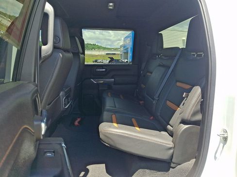 Used 2022 GMC Sierra 2500 AT4 w/ Gooseneck/5TH Wheel Package AWD/4WD image 10