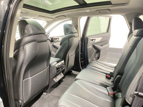 Certified 2023 Acura MDX w/Technology Package image 12