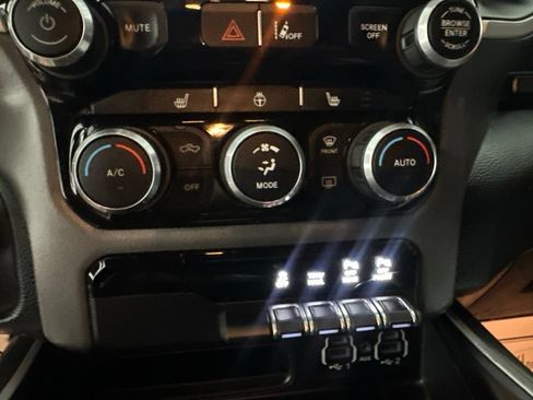 Used 2022 RAM 1500 Big Horn AWD/4WD image 20