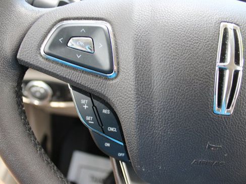 Used 2018 Lincoln MKC Premiere FWD image 26