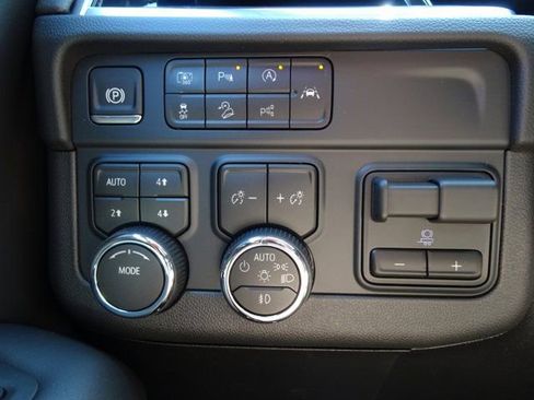 New 2026 Chevrolet Tahoe Premier w/ Sun And Tow Package AWD/4WD image 14