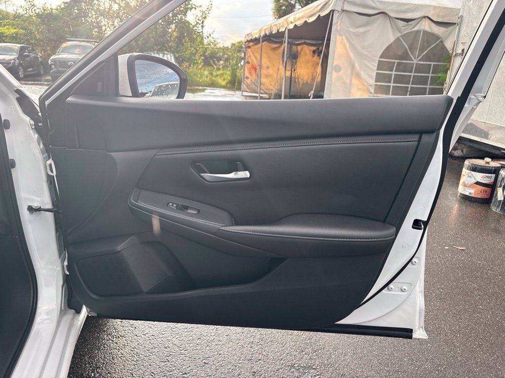 Used 2025 Nissan Sentra SV FWD image 19