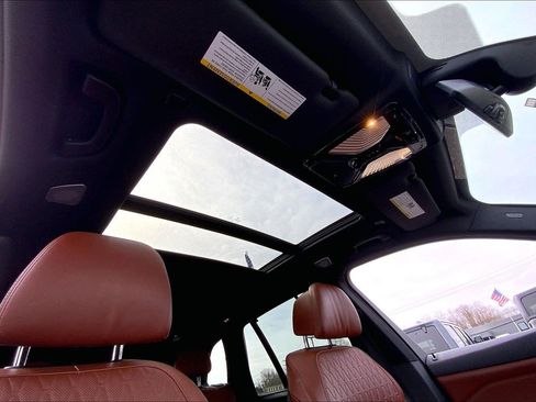 Used 2019 BMW X5 xDrive50i w/ M Sport Package image 11