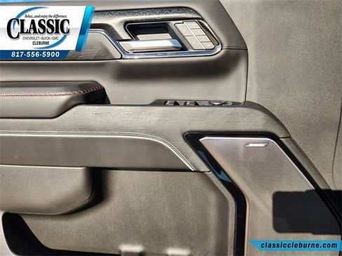 Used 2025 GMC Sierra 2500 AT4X image 23