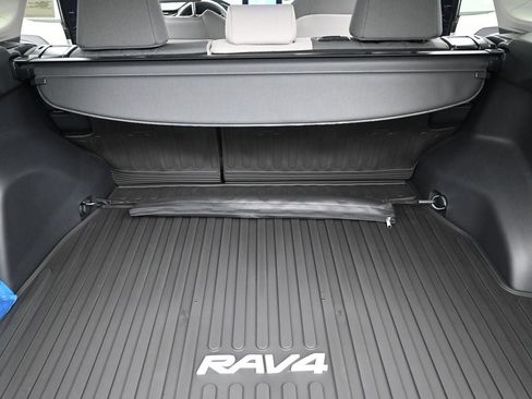 New 2025 Toyota RAV4 XLE image 17