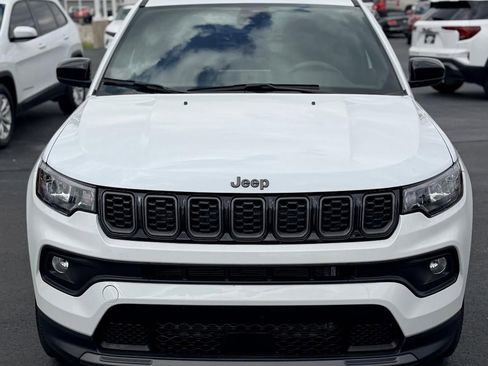 Used 2025 Jeep Compass Latitude w/ Altitude Special Edition AWD/4WD image 2
