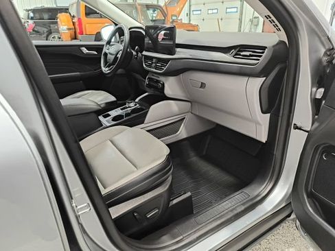 Used 2023 Ford Escape Platinum AWD/4WD image 22