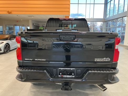 Used 2022 Chevrolet Silverado 2500 High Country image 6
