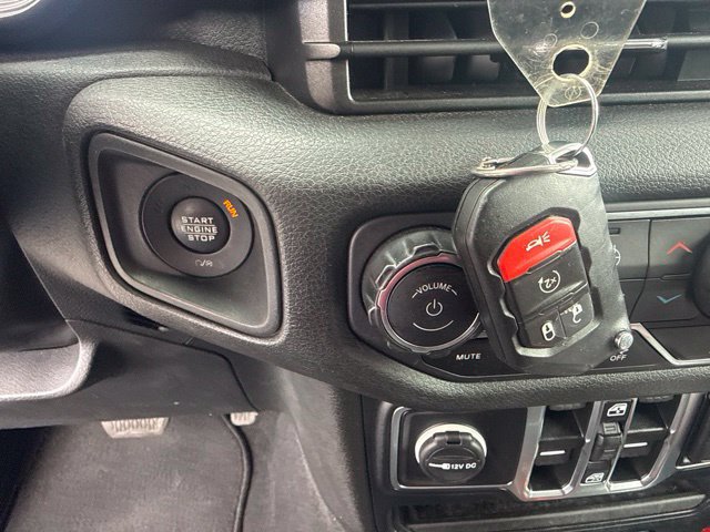 Used 2024 Jeep Wrangler Unlimited w/ Convenience Group AWD/4WD image 40