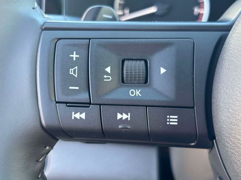 New 2025 Nissan Pathfinder SV w/ SV Premium Package image 23