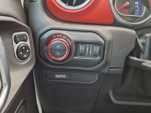 Used 2020 Jeep Gladiator Rubicon AWD/4WD image 33