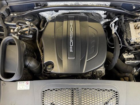 Certified 2020 Porsche Macan image 27