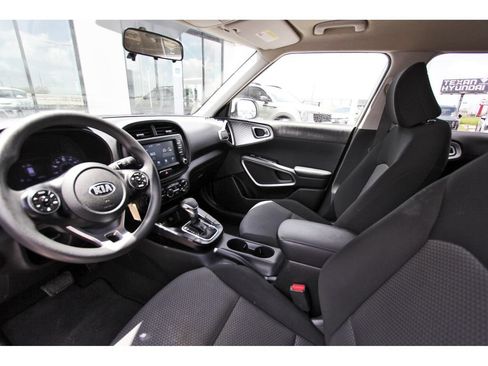 Used 2020 Kia Soul LX FWD image 30