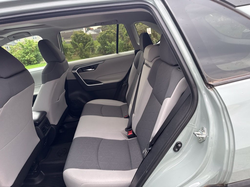 Used 2019 Toyota RAV4 XLE AWD/4WD image 16