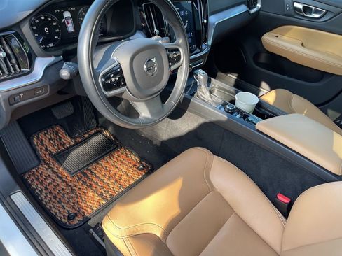 Used 2020 Volvo V60 T5 Cross Country w/ Protection Package Premier image 11