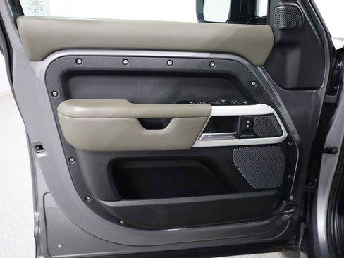 Used 2020 Land Rover Defender 110 SE image 16