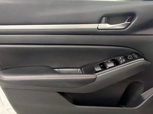 Used 2024 Nissan Altima 2.5 SR w/ SR Premium Package image 22