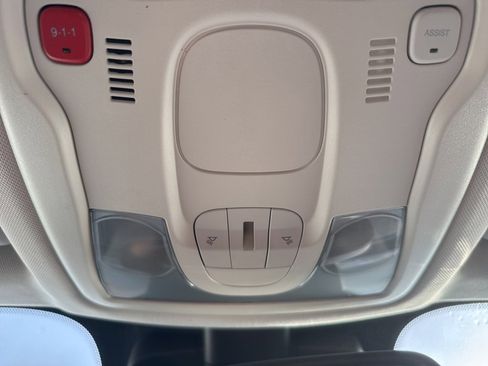 Used 2017 Jeep Renegade Trailhawk w/ Premium Trailhawk Package image 39