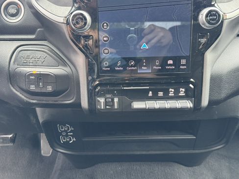 Used 2025 RAM 2500 Big Horn AWD/4WD image 29
