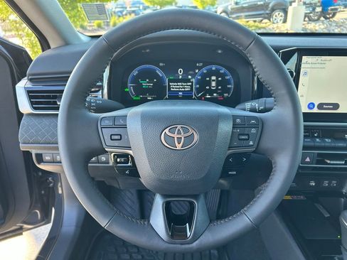 Used 2026 Toyota Camry XLE FWD image 10