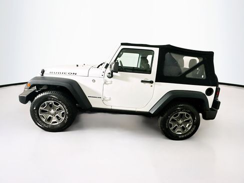 Used 2016 Jeep Wrangler Rubicon w/ Power Convenience Group image 4