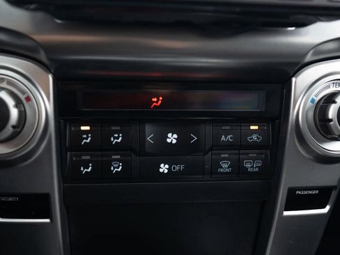 Used 2011 Toyota 4Runner Limited AWD/4WD image 29