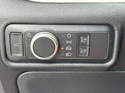 Used 2022 Ford Explorer XLT image 20