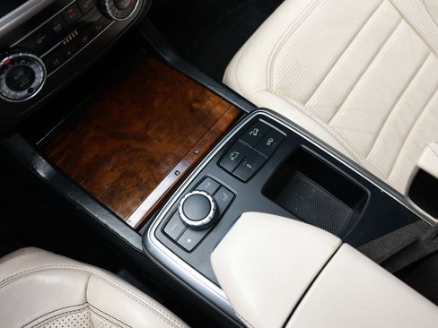 Used 2015 Mercedes-Benz GL 63 AMG 4MATIC image 56