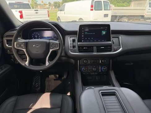 Used 2024 Chevrolet Suburban RST w/ Luxury Package AWD/4WD image 16