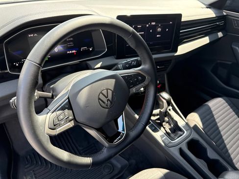 Certified 2025 Volkswagen Jetta S FWD image 18