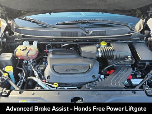 Used 2019 Chrysler Pacifica Touring-L Plus w/ Advanced Safetytec Group FWD image 16
