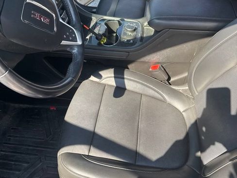 Used 2021 GMC Acadia SLT w/ Elevation Edition FWD image 9
