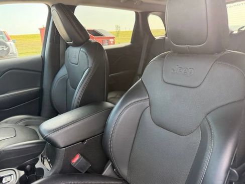 Used 2022 Jeep Cherokee Limited AWD/4WD image 18