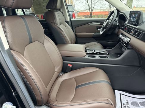 Used 2023 Honda Pilot Elite image 25