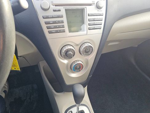 Used 2007 Toyota Yaris S image 18