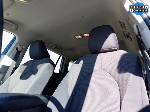 Used 2024 Toyota Highlander LE image 9