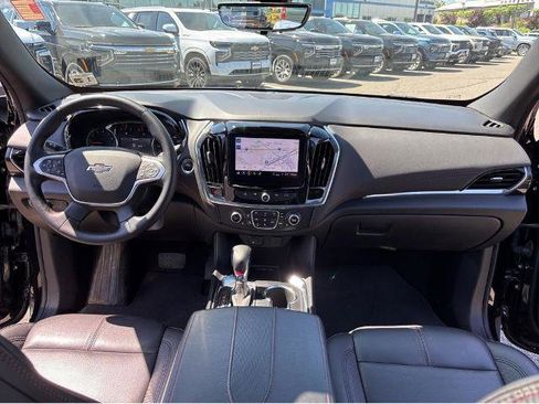 Used 2023 Chevrolet Traverse RS AWD/4WD image 9