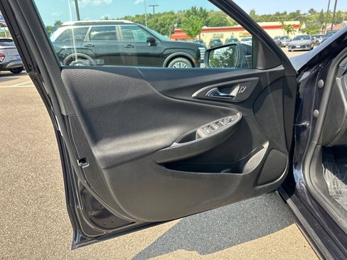 Used 2023 Chevrolet Malibu LT FWD image 14