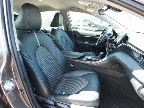 Used 2021 Toyota Camry SE image 26