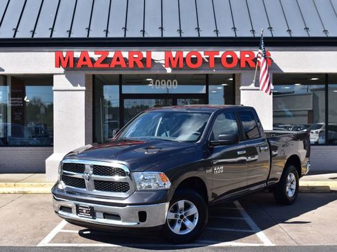 Used 2017 RAM 1500 Classic SLT image 2