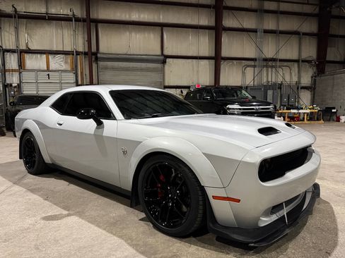 Used 2020 Dodge Challenger SRT Hellcat Redeye image 2