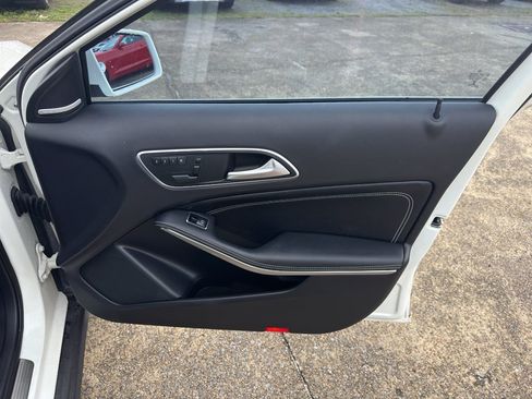 Used 2017 Mercedes-Benz GLA 250 w/ Premium Package image 19