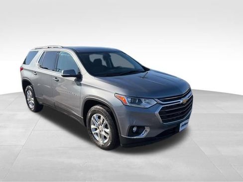 Used 2020 Chevrolet Traverse LT image 9