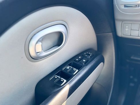 Used 2017 Kia Soul EV image 28