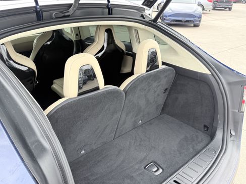 Used 2017 Tesla Model X 75D image 14