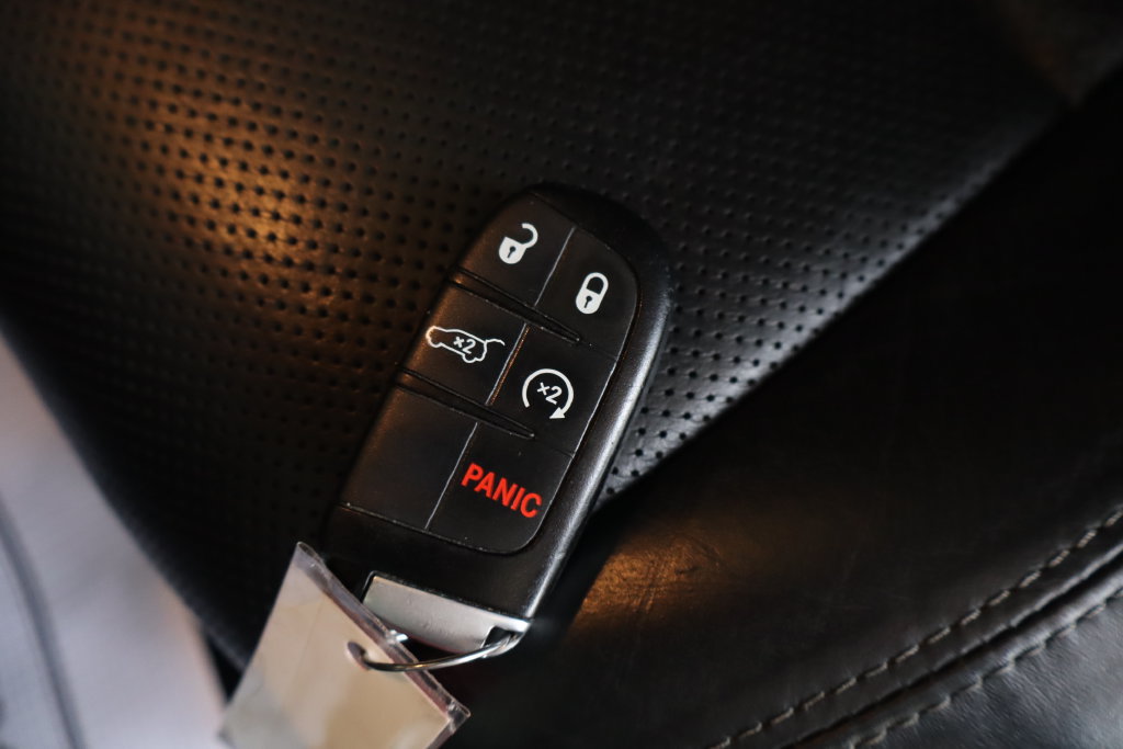 Used 2019 Dodge Durango R/T w/ Blacktop Package AWD/4WD image 40